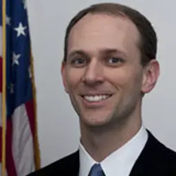 Official portrait of Austan D. Goolsbee, President of the Federal Reserve Bank of Chicago